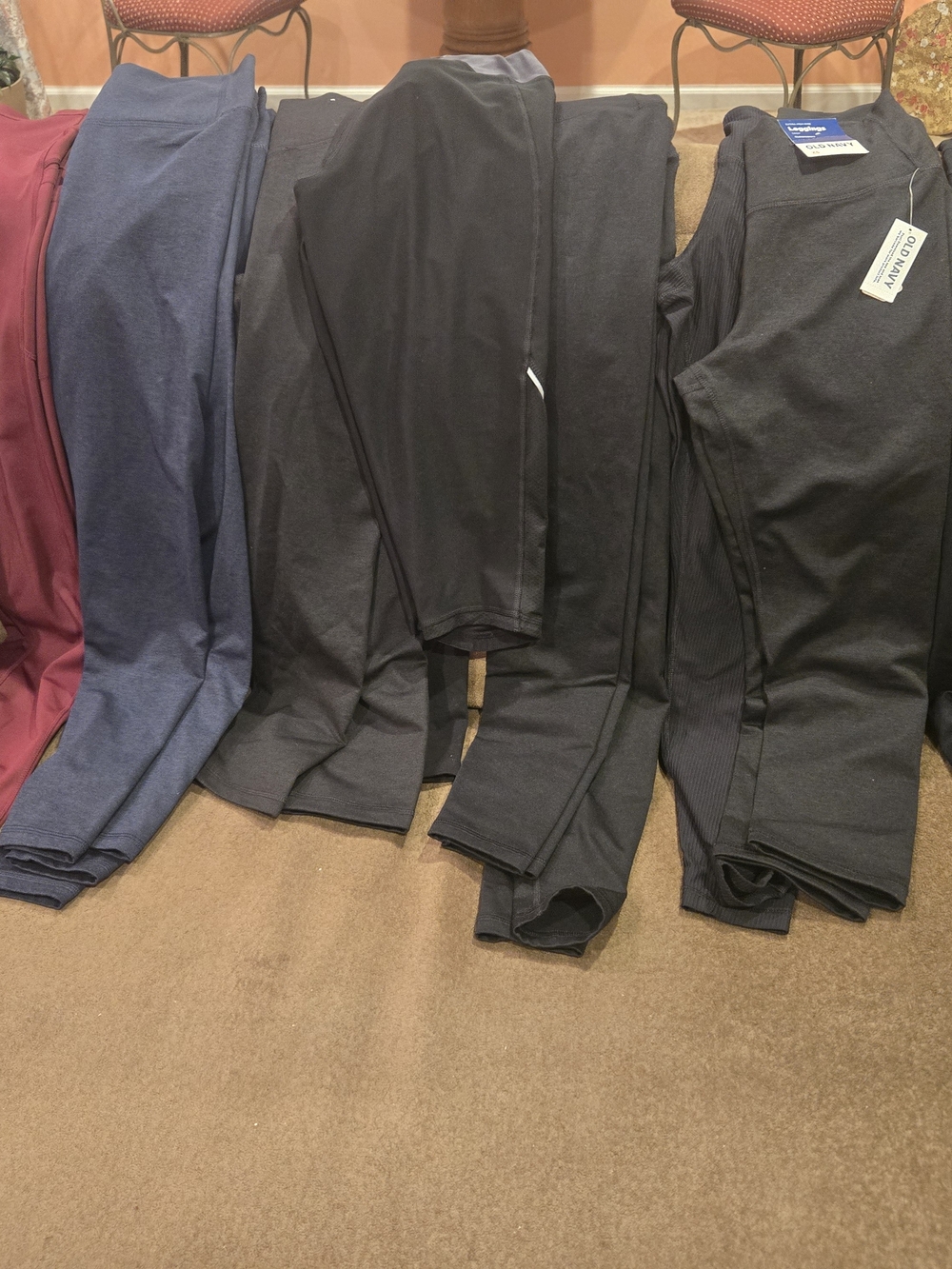 $225 OBO – 32 Piece Women’s Workout/Activewear Lot